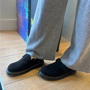 DR.MARTENS SUEDE MULES